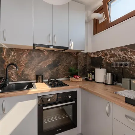 Moon Apartment *