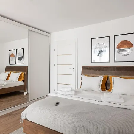 Moon Apartment *