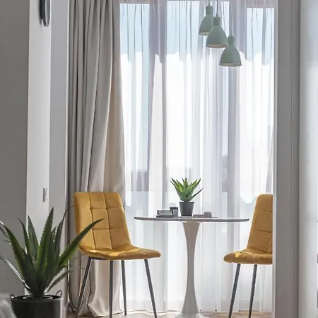 Moon Apartment *