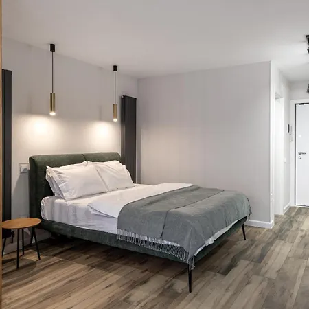 Moon Apartment *